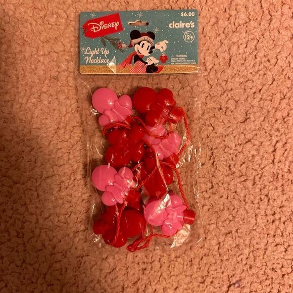 Light up Minnie Disney red and pink necklace Valentine’s sweetheart - Picture 1 of 4